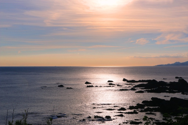 夏の海の夕暮れ