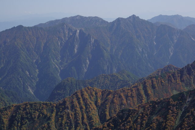 針ノ木岳を望む