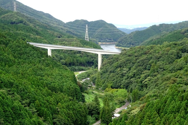 博多駅まで続くR385の陸橋