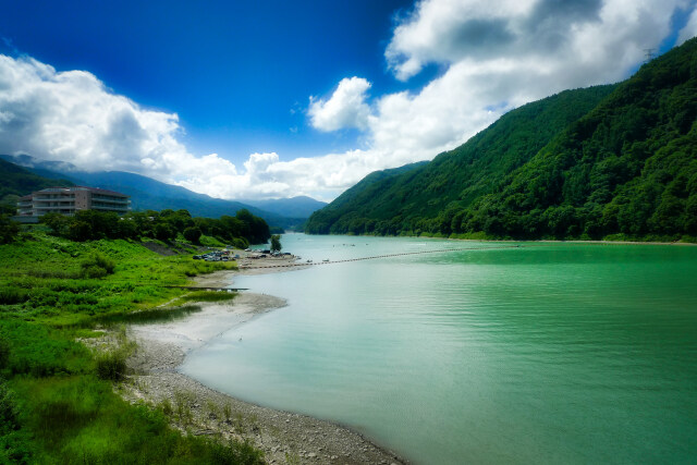 残暑の水遊び