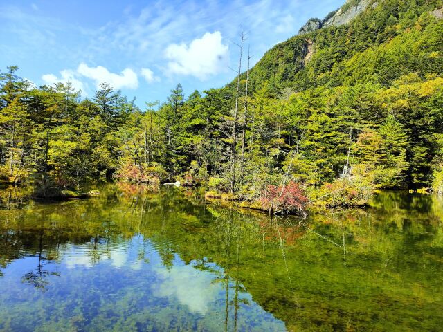 初秋の明神池