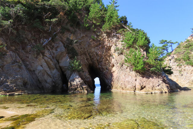 山陰海岸 秋 21 向こう側の海