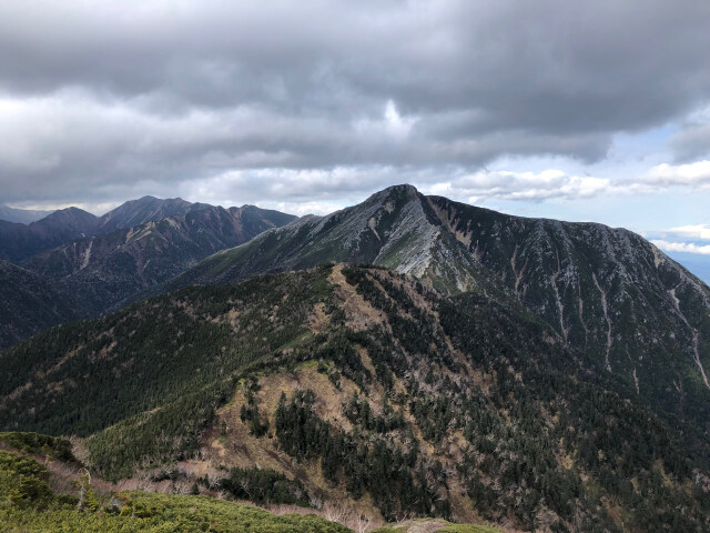 常念岳を望む