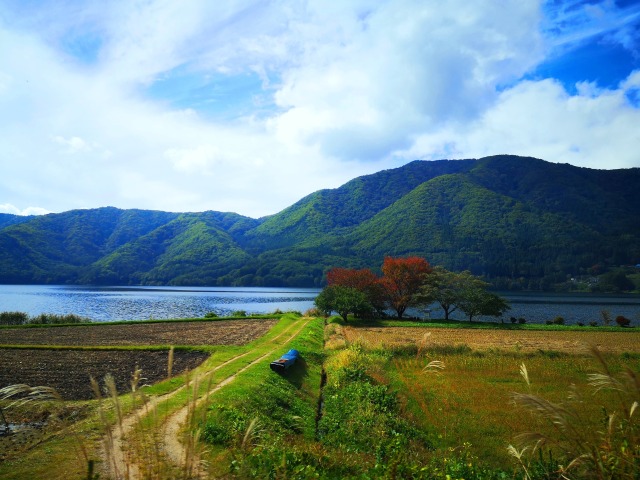 秋の信州青木湖