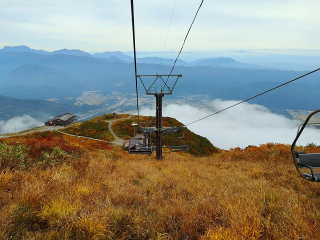 秋の八方尾根雲上リフト