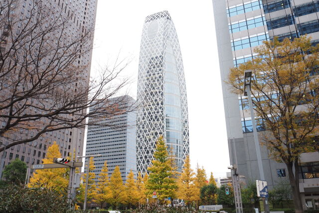 東京モード学園辺り