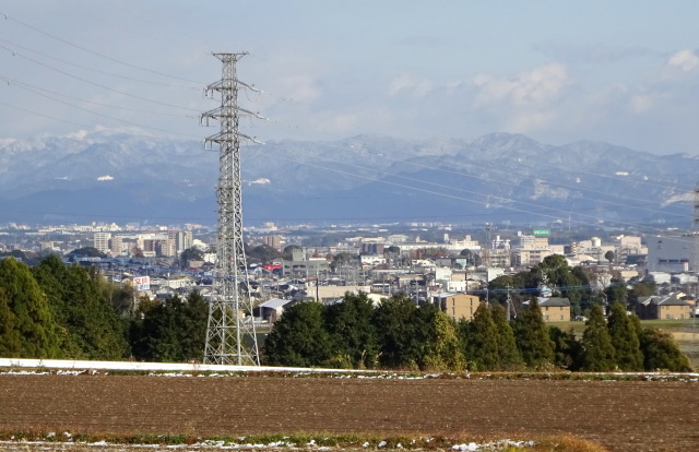 耳納連山背景のサガン鳥栖