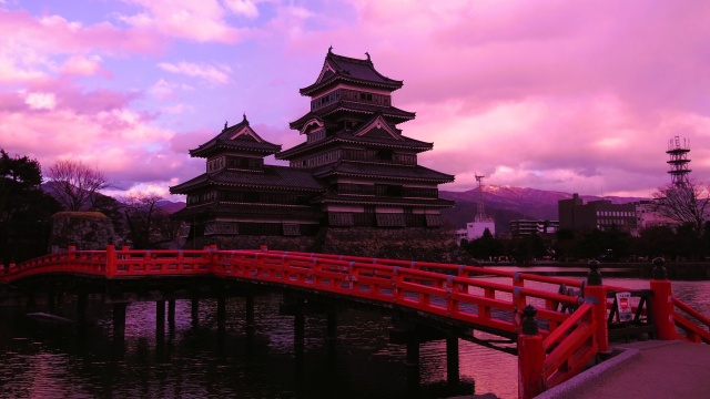 松本城の夕景