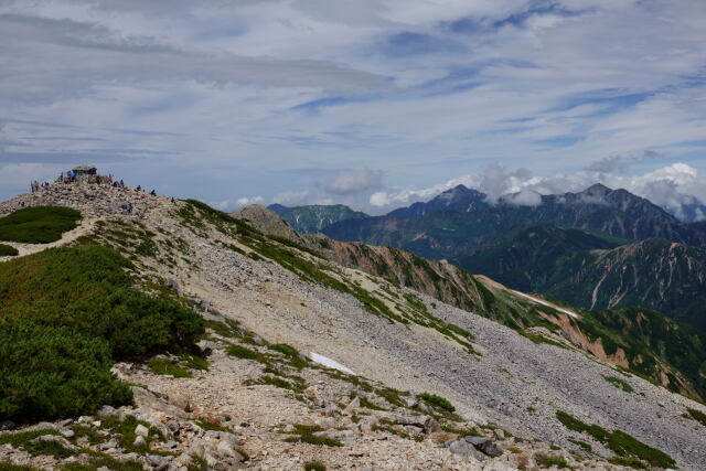 薬師岳山頂にて