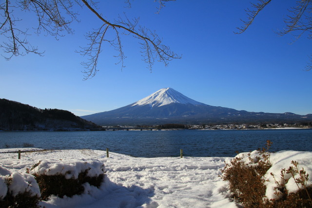 雪の河口湖