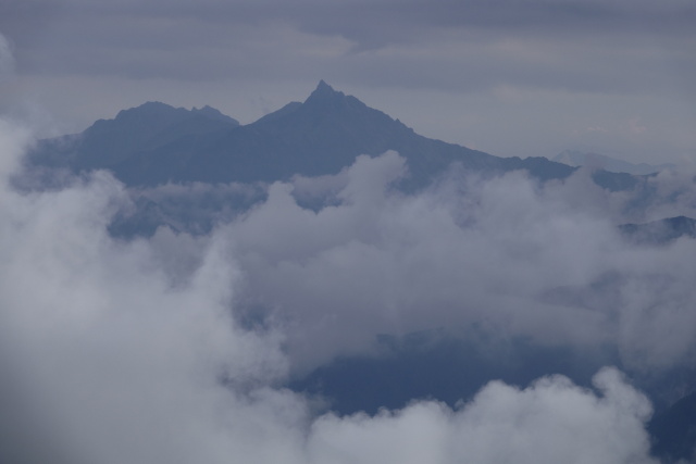 雲の上の槍