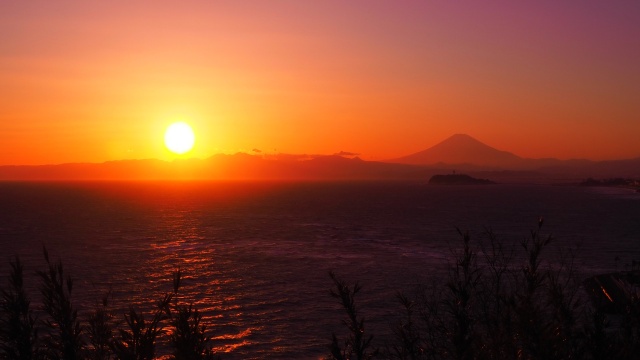 逗子から望む富士山の夕景