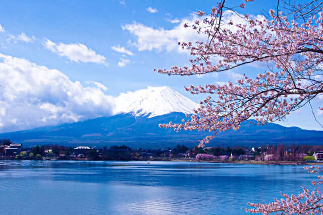 春の富士山