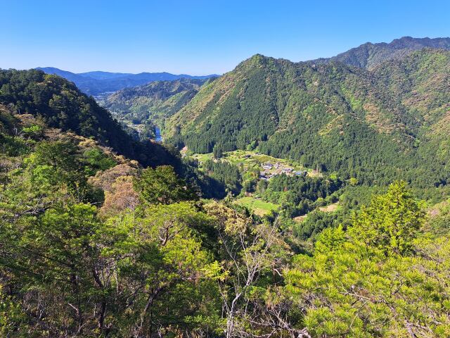 遠くに槇原川