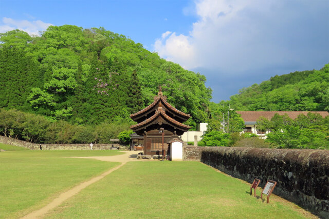 旧閑谷学校 石壁と校門