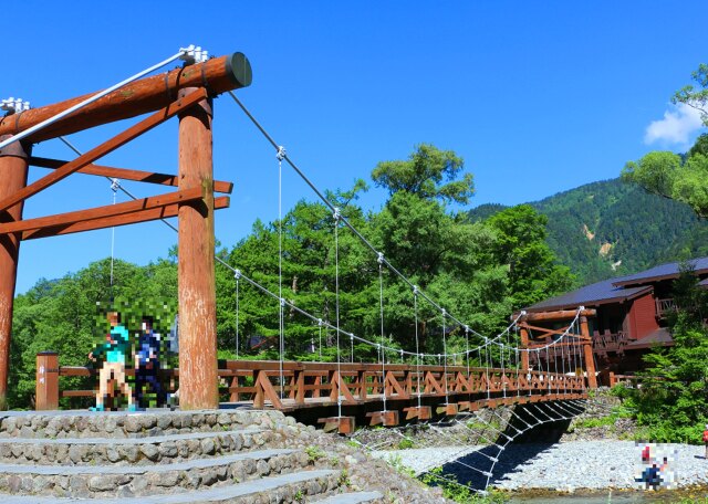 新緑の上高地河童橋