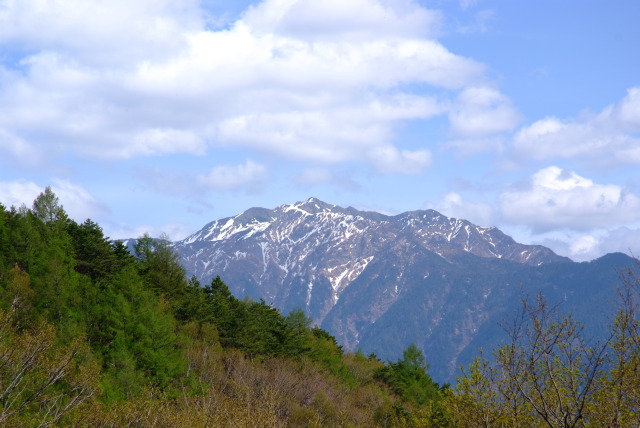 残雪わずか南アルプス仙丈ヶ岳