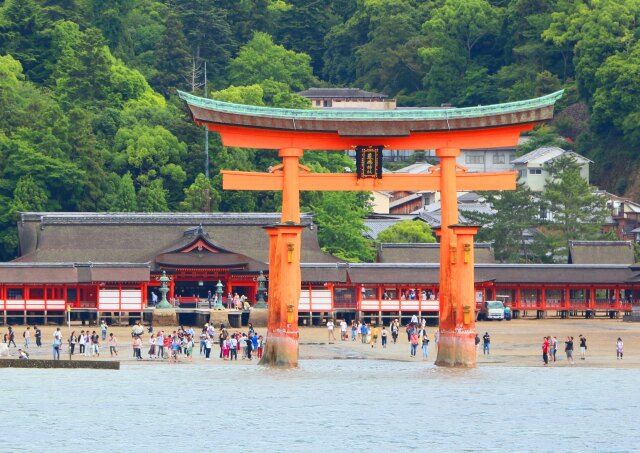 新緑の厳島神社