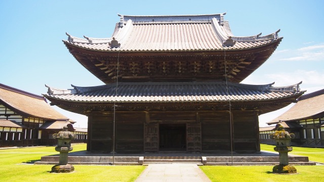 春の瑞龍寺