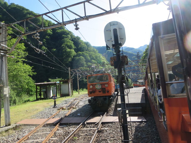 黒部渓谷52 貨物列車との遭遇 