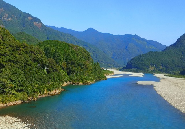 夏の熊野川