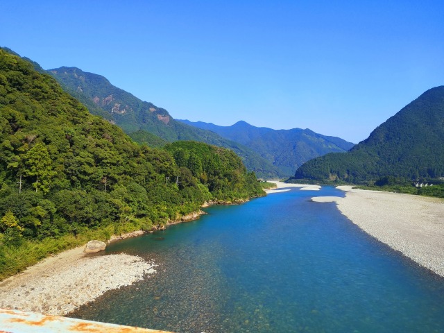 夏の熊野川