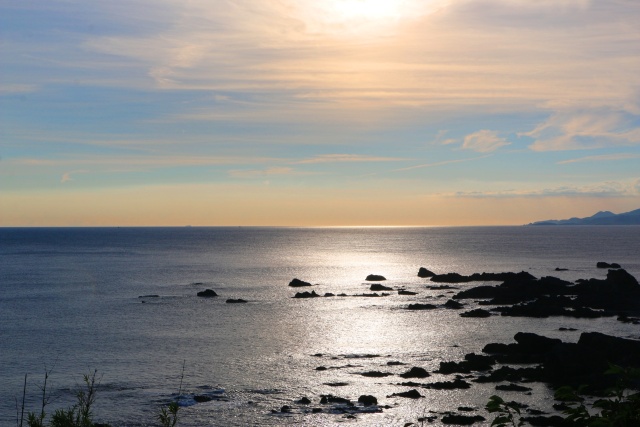 夏の海の夕暮れ