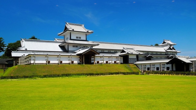 夏の金沢城公園