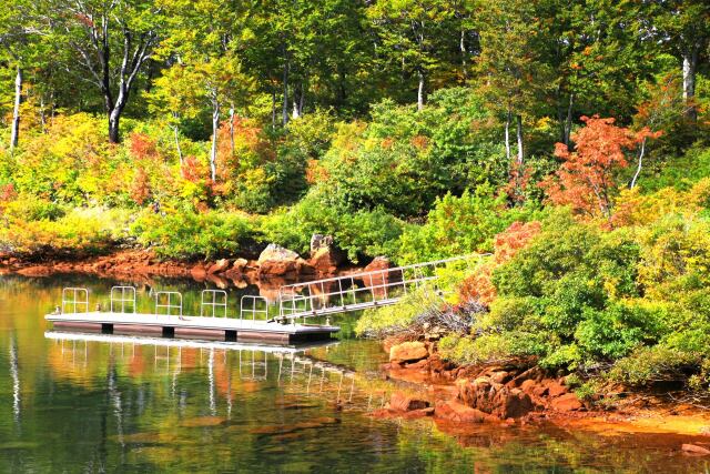 秋の須川湖