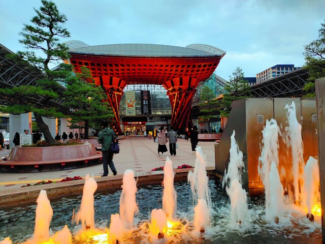 秋の金沢駅