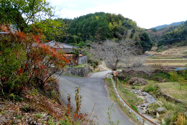 山村の初冬風景