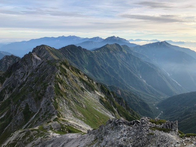 朝の北アルプス