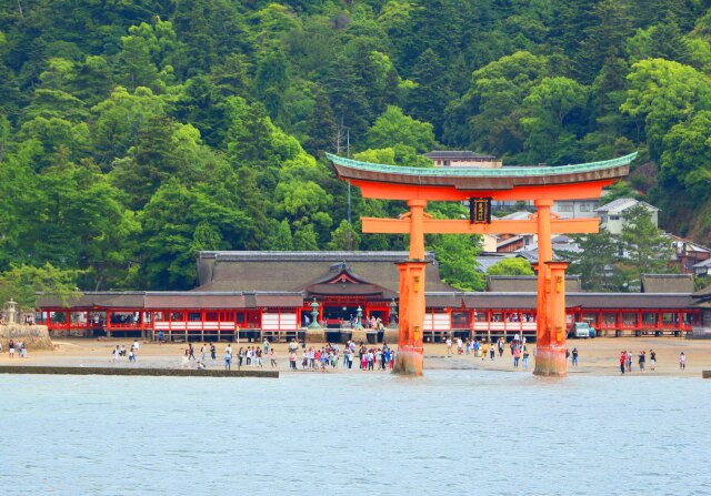 迎春厳島神社