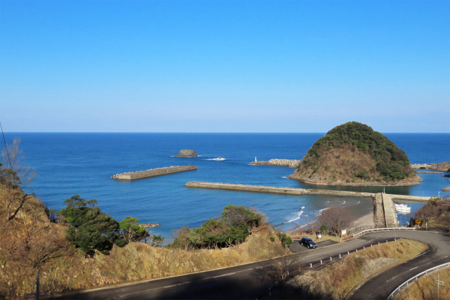 冬の日本海 5 鄙びた漁港