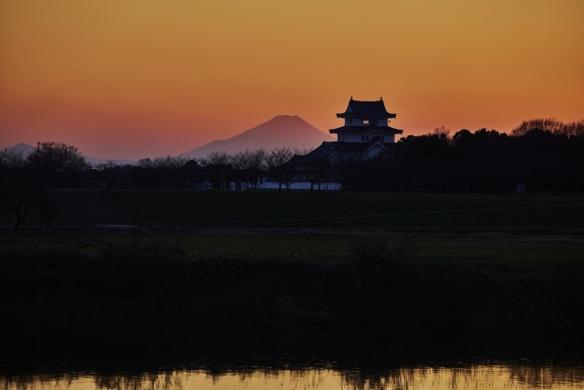 夕暮れの関宿城