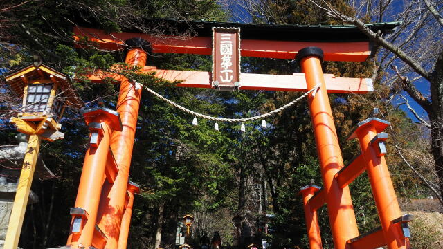 冬の新倉富士浅間神社