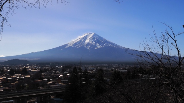 新倉富士浅間神社から望む富士山