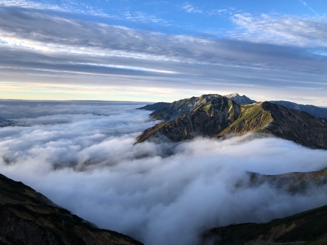 雲海と白馬岳