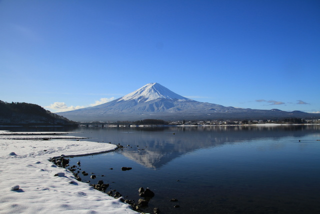 雪に富士山