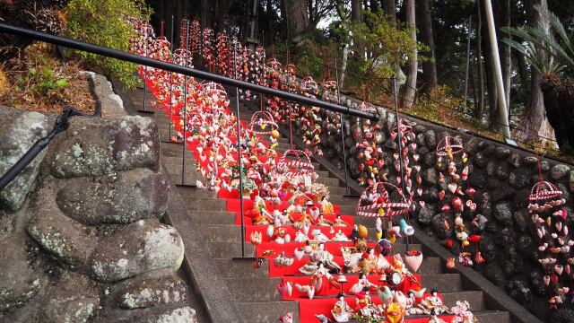 素盞鳴神社の雛段飾り