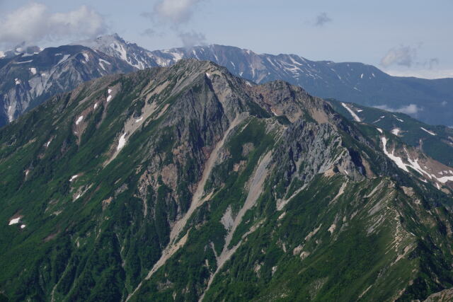 五竜岳を望む