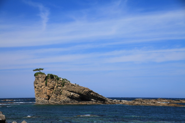 難破船の様な島