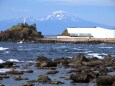 鳥海山と荒埼灯台と加茂水族館