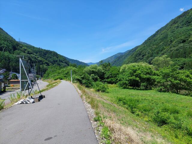 遥か彼方に信州乗鞍岳