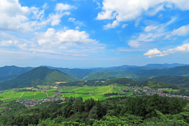 夏の山里