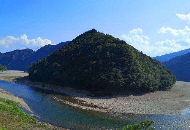 夏の熊野川