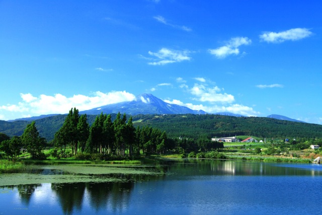 夏の鳥海山