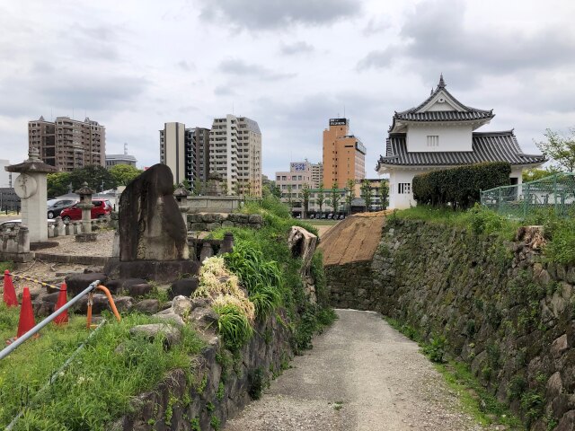 浄瑠璃坂にて