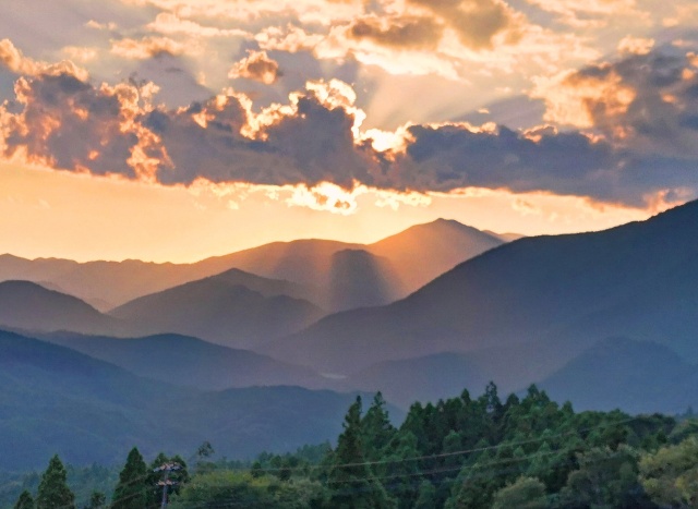 紀伊山地夏の夕暮れ