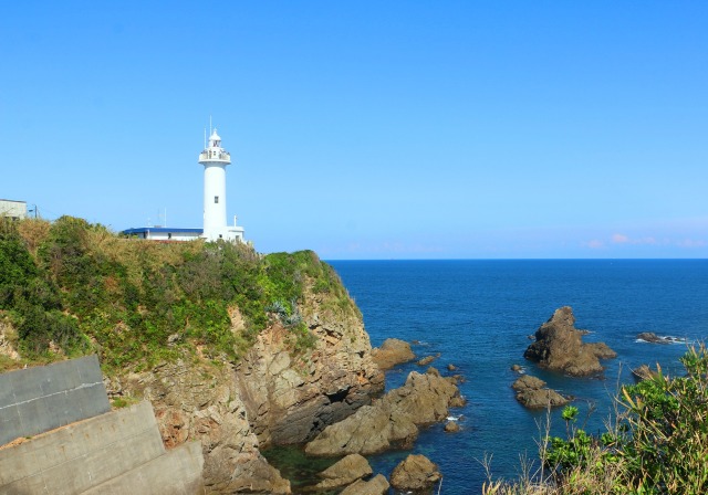 夏の大王崎灯台